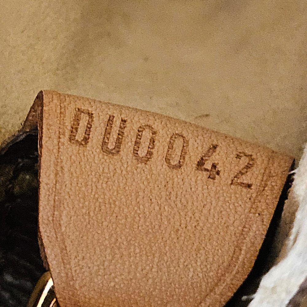LOUIS VUITTON LOOPING BAG - Picture 13 of 15